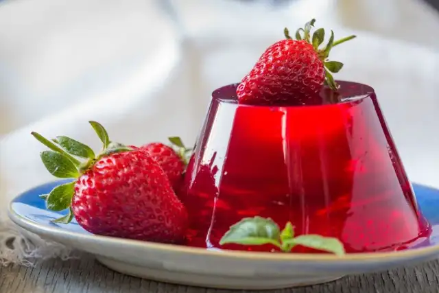 Jak zrobić galaretkę z owocami - prosty przepis na pyszny deser