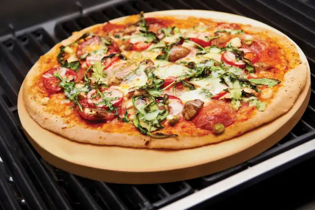 Jaki kamień do pizzy wybrać, aby uniknąć nieudanych wypieków?