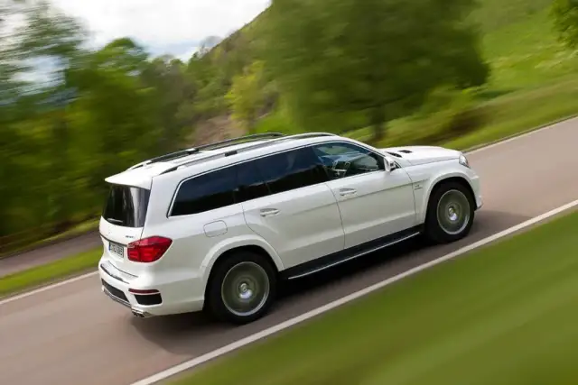 Mercedes GL 63 AMG: warto kupić? Koszty, usterki, poradnik