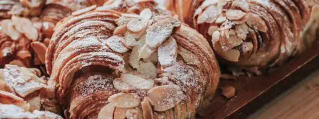 Jak długo i w jakiej temperaturze piec ciasto francuskie