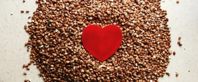 Kasza gryczana podczas karmienia piersią: korzyści i zalecenia