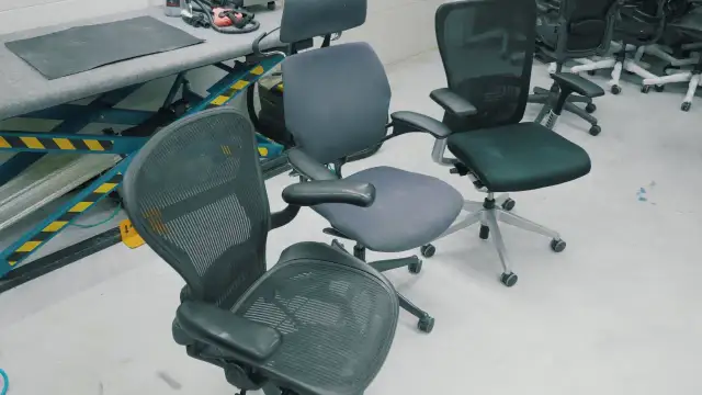 Jak wyczyścić krzesło biurowe? Praktyczny przewodnik krok po kroku