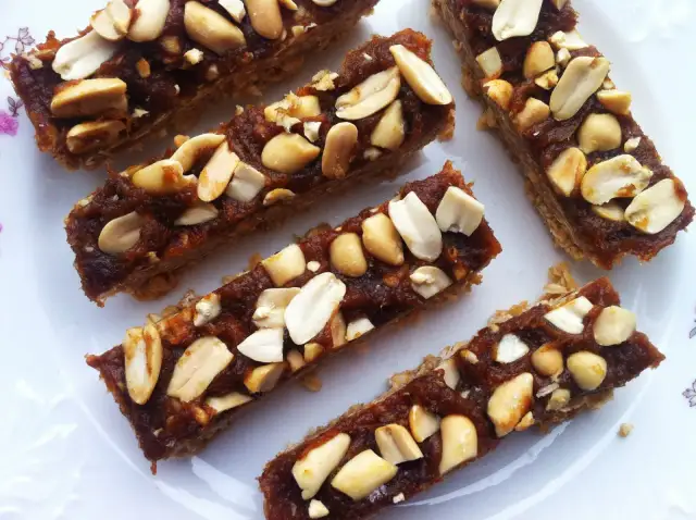 Przepis na zdrowe batony, które zaspokoją Twoje słodkie pragnienia