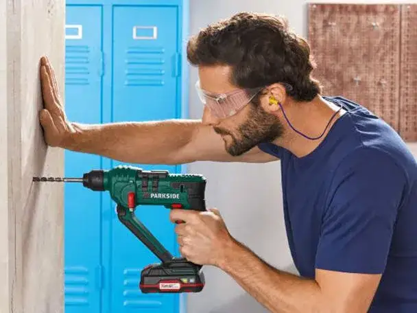 Jak włączyć udar w wiertarce i uniknąć frustracji przy wierceniu