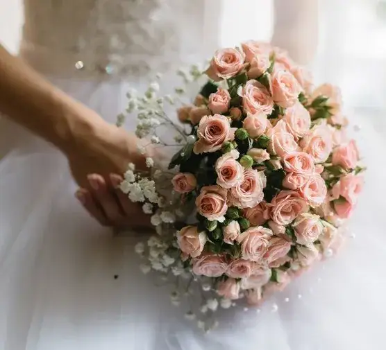 Czy bukiet do ślubu cywilnego to mus? Fakty, trendy i alternatywy