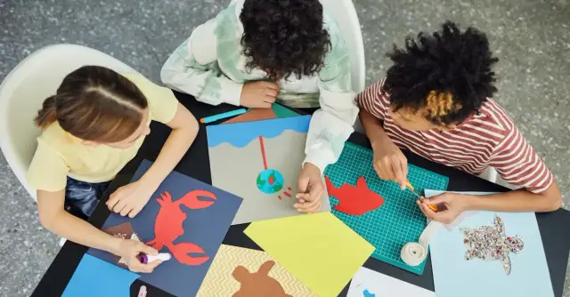 Za jakie grzechy dobry Boże: Czy śmiech leczy uprzedzenia?