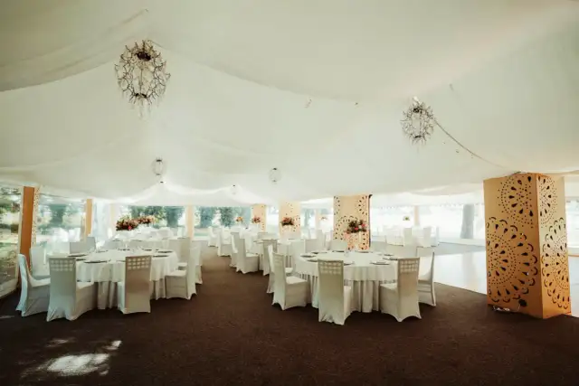 Najlepsze dworki w Poznaniu: noclegi i miejsca na wesele