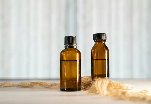 Niacynamid i kwas hialuronowy: duet idealny? Jak łączyć i co zyskasz?