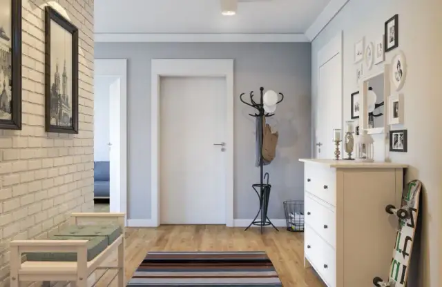 Jak urządzić przedpokój w bloku? Triki na małą przestrzeń!