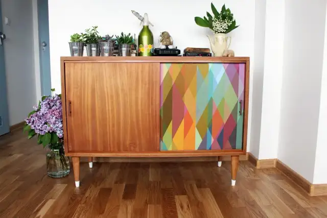 Komoda retro PRL – jak wybrać, odnowić i stylowo urządzić wnętrze
