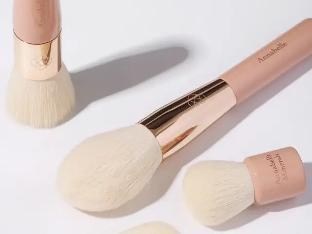 Jak zmiękczyć pędzel do makijażu: 5 skutecznych sposobów