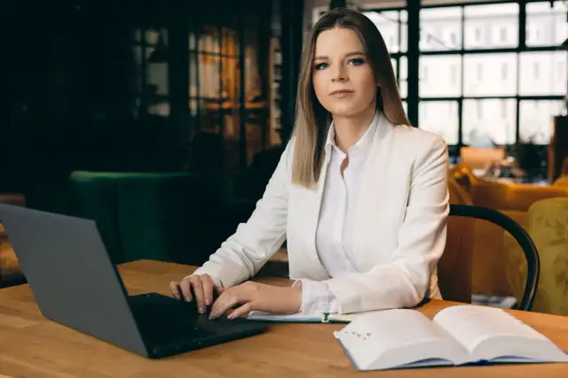 Jak zwracać się do adwokata, aby uniknąć faux pas w komunikacji