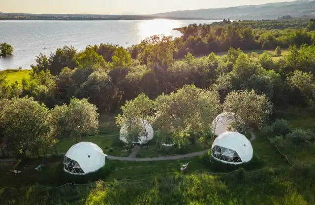 Jezioro Sianowskie: piękne miejsce na wędkowanie i relaks w naturze