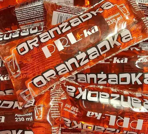 Napój w woreczku PRL: Jak smakował symbol dzieciństwa?