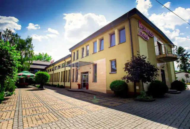 Gdzie zjeść w Zwierzyńcu? Odkryj najlepsze miejsca na posiłek