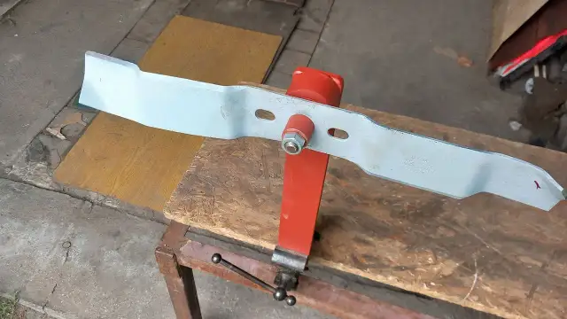 Jak założyć nóż do kosiarki - uniknij błędów i zyskaj idealne koszenie