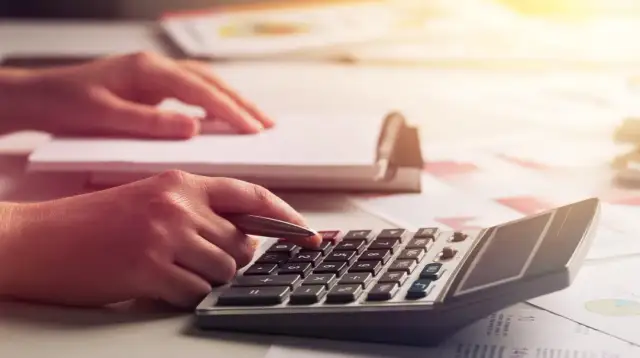 Fundusz Alimentacyjny: Jak obliczyć dochód i nie stracić świadczenia?