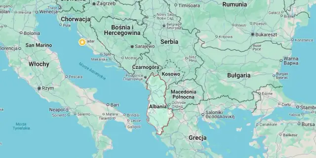 Ile trwa lot do Albanii? Sprawdź, co wpływa na czas podróży