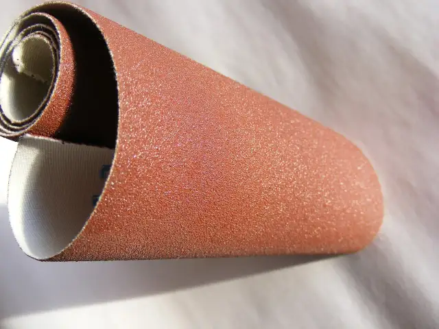 Papier ścierny do gipsu: Gładkie ściany krok po kroku.