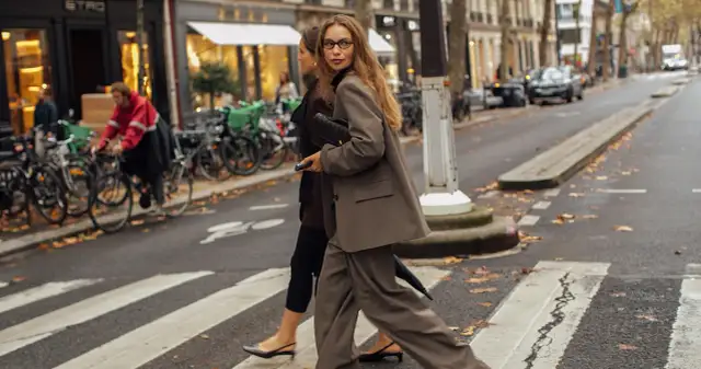 Jakie marynarki są modne – najnowsze trendy, które zachwycają w tym sezonie