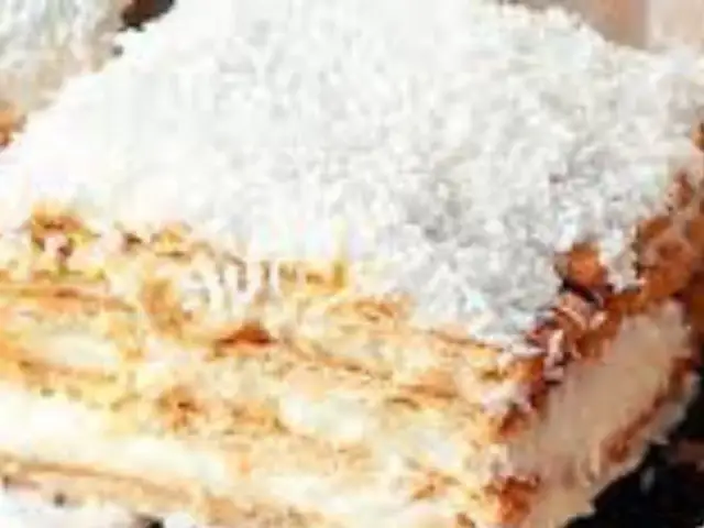 Przepis na ciasto rafaello z herbatnikami, które zachwyci każdego