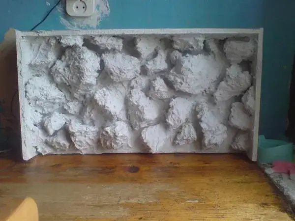 Jak zrobić tło do akwarium ze styropianu - łatwe kroki i porady