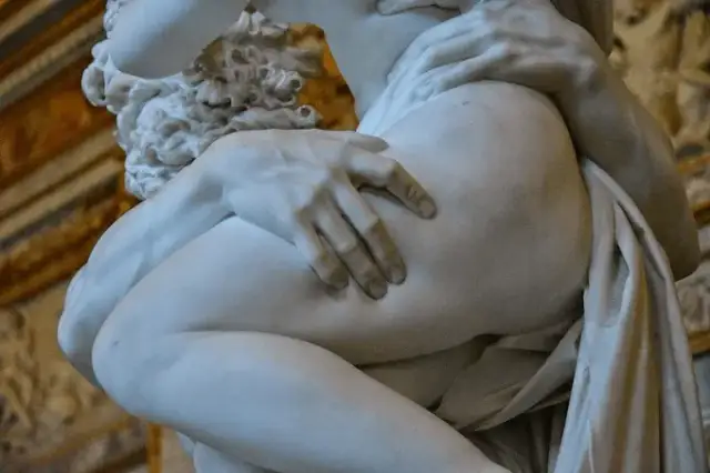 Rzeźby w marmurze: ich historia, techniki i współczesne zastosowanie