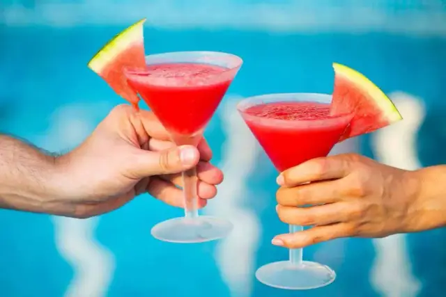 Orzeźwiające koktajle z arbuzem, które zachwycą Twoich gości