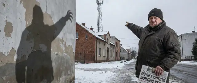 Maszt flagowy: Zgłoszenie budowy to klucz do legalności? Ekspert radzi