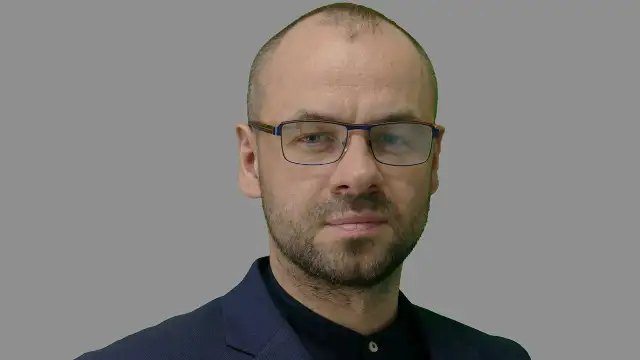 Czy Marek Skoczylas jest lekarzem? Poznaj jego kwalifikacje i doświadczenie