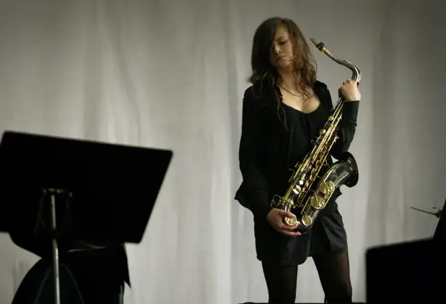 Jak nastroić saksofon altowy: proste kroki do idealnego brzmienia