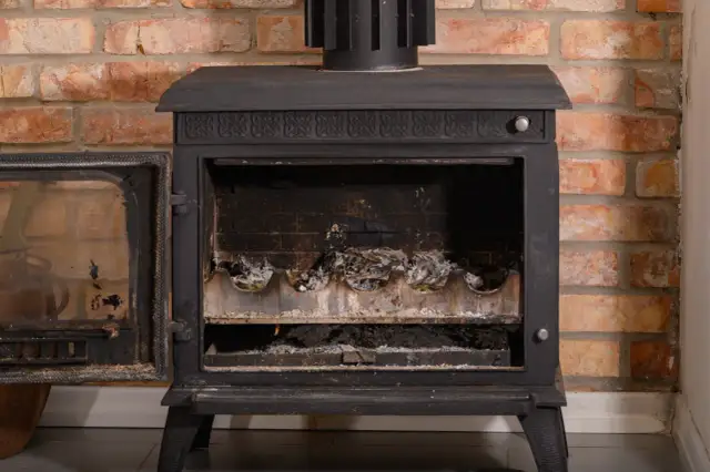 Jak palić brykietem w kozie? Praktyczny poradnik krok po kroku