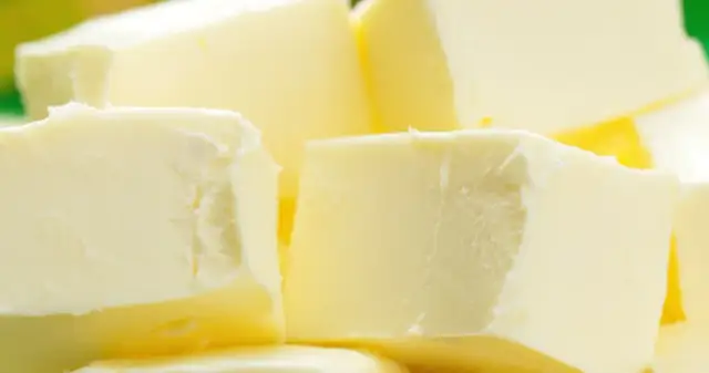 Ile kalorii ma masło roślinne? Zaskakujące różnice z masłem klasycznym