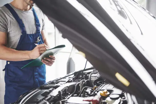 Jak załatwić przegląd samochodu na lewo – ryzyka, konsekwencje i legalne alternatywy