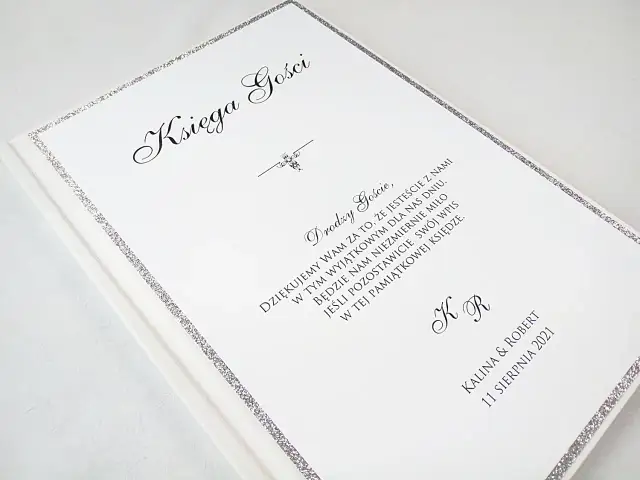 Co wpisać do księgi gości weselnych od rodziców – emocjonalne życzenia