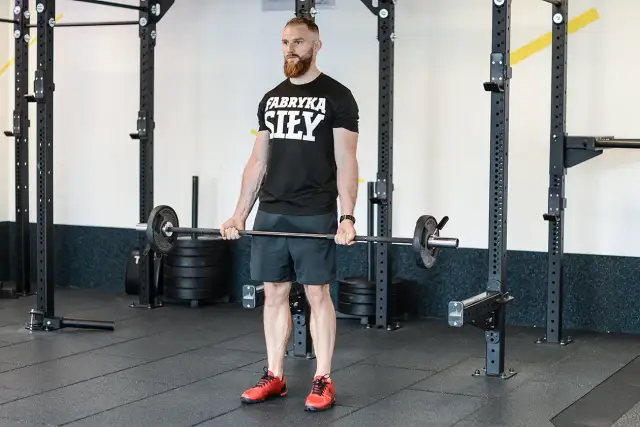 Skuteczne ćwiczenia na biceps, które zbudują siłę w domu i na siłowni