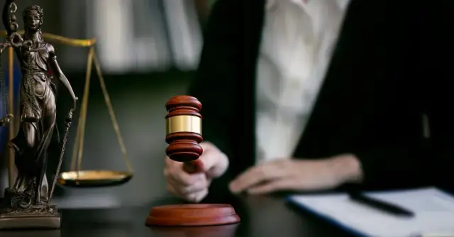 Czy sąd pracy pomaga pracownikom w walce o prawa i odszkodowania?