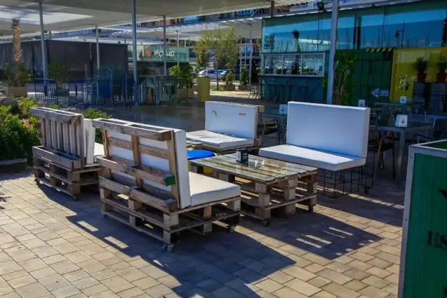 Tani taras z palet euro: Zaskakująco łatwy sposób na piękny ogród