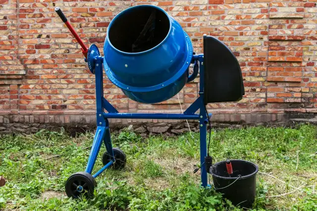 Ile prądu zużywa betoniarka? Sprawdź koszty i oszczędności