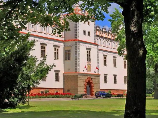 Pałac w Baranowie Sandomierskim: Fascynująca historia i atrakcje