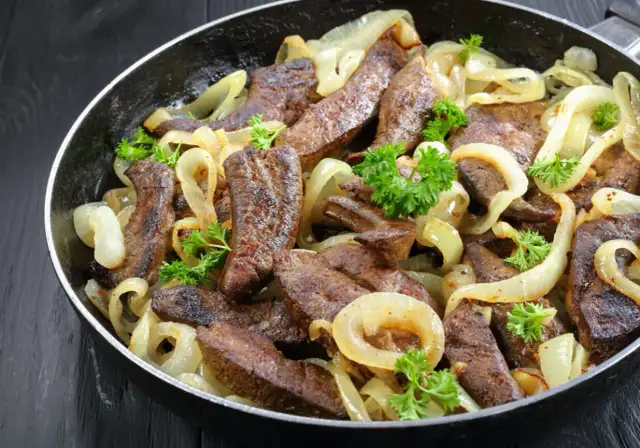 Wątróbka wieprzowa z piekarnika: sekret miękkości i soczystości