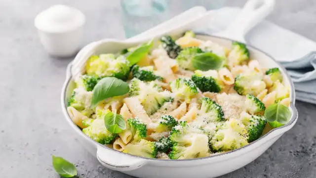 Penne z brokułami – prosty przepis na pyszne danie dla każdego