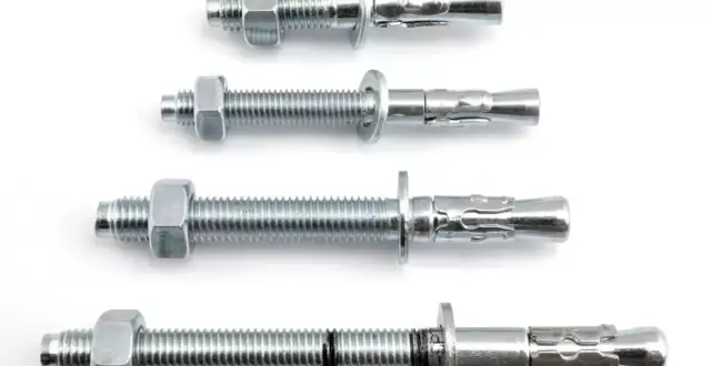 Jakie kotwy do garażu blaszanego - uniknij błędów przy montażu