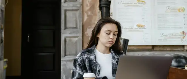 Gdzie zjeść w Warszawie? Przewodnik po najlepszych restauracjach!