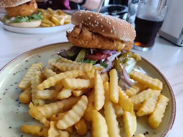 Gdzie zjeść w Ogrodzieńcu? Najlepsze miejsca na smaczny posiłek