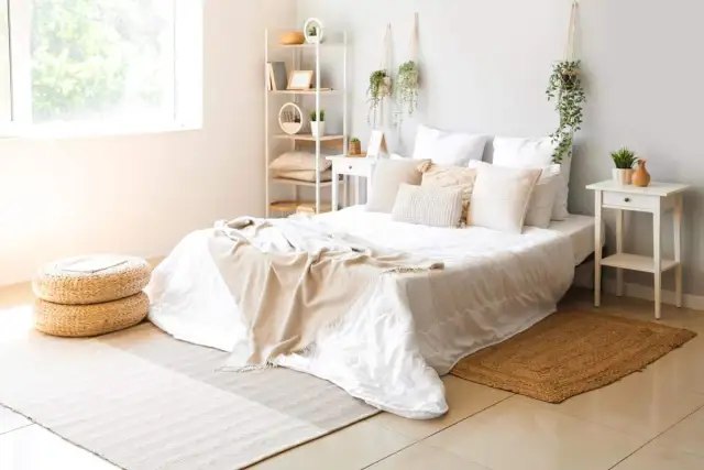 Dormitorio de matrimonio en blanco: crea un oasis cálido y elegante