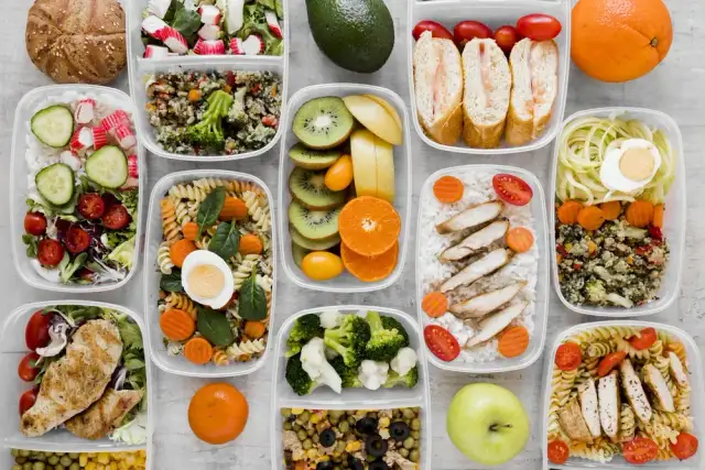 Dieta na redukcję: Co jeść, by schudnąć bez głodu?