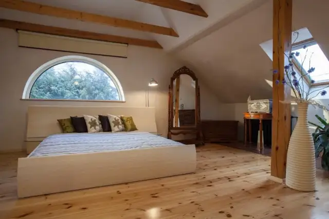 Czym wykończyć skosy na poddaszu? Najlepsze materiały i porady