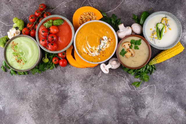 Mrożenie zup: Kompletny poradnik. Oszczędzaj czas i jedzenie!