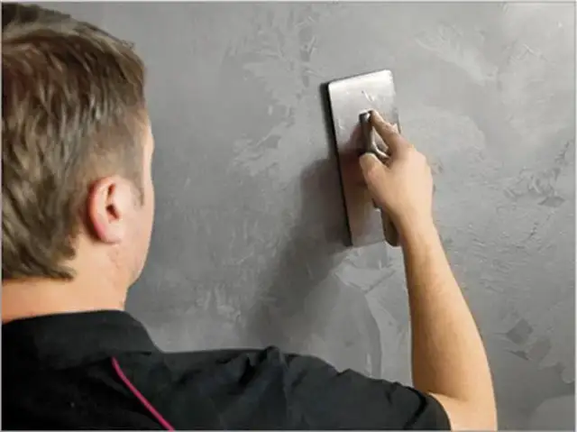 Czy stiuk można malować? Odkryj skuteczne metody i farby